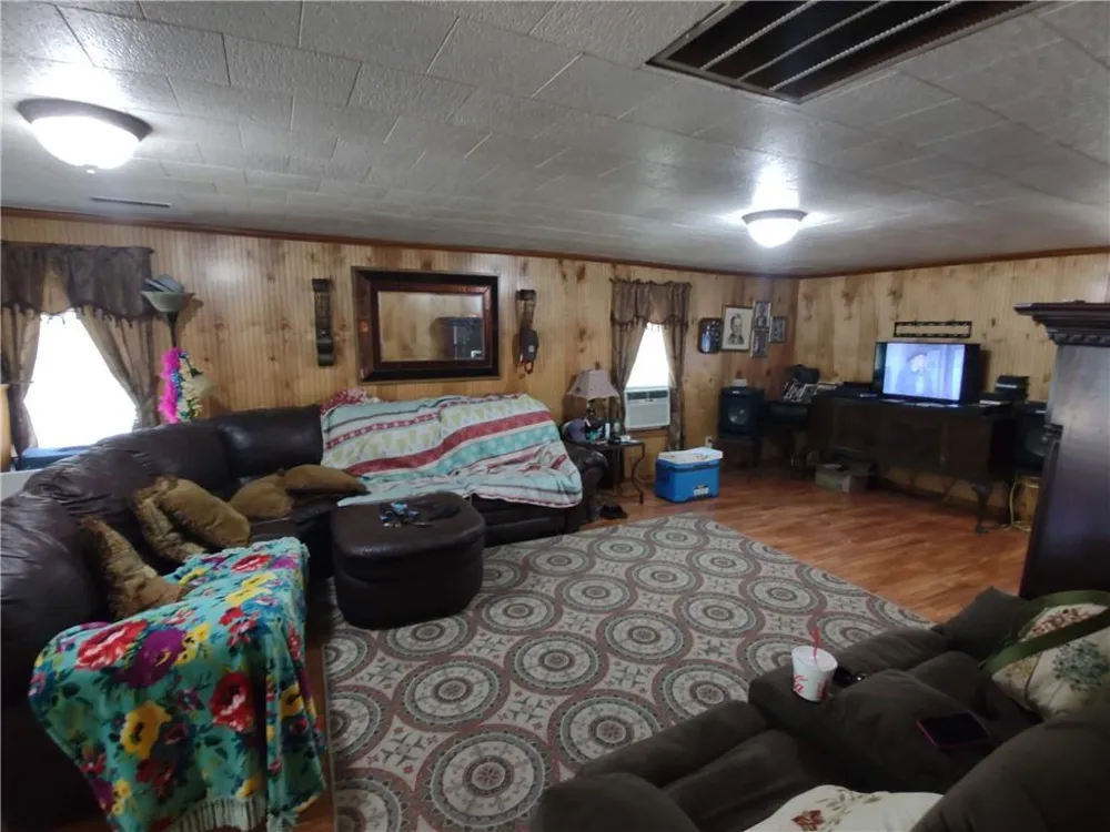 940 County Road 387 Cedar Bluff, AL 35959