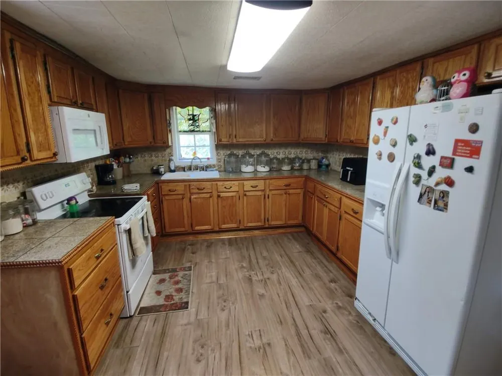 940 County Road 387 Cedar Bluff, AL 35959