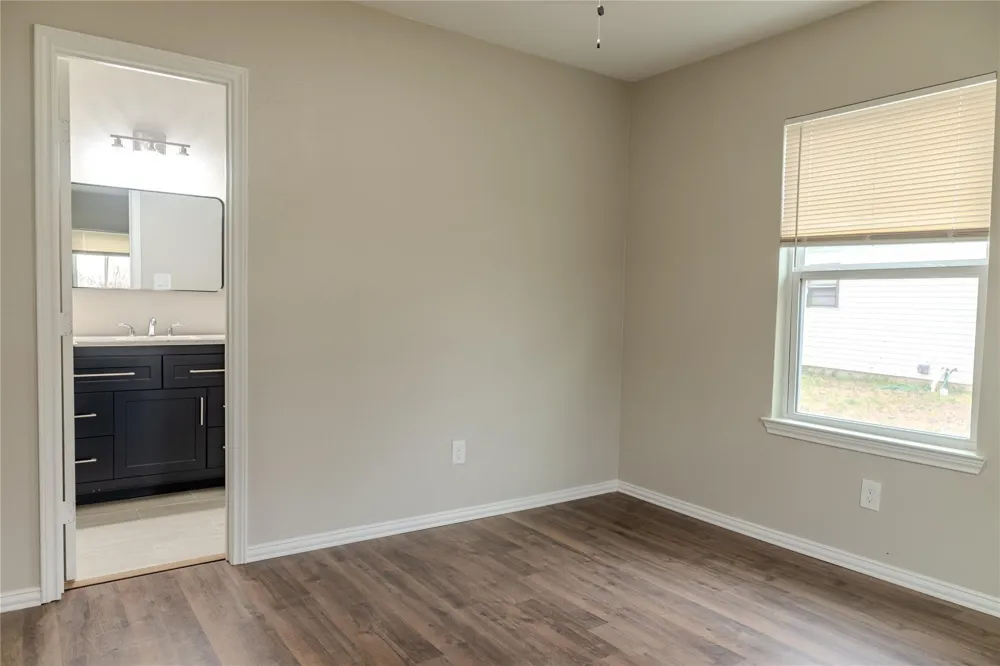 729 Planters Street Emory, TX 75440