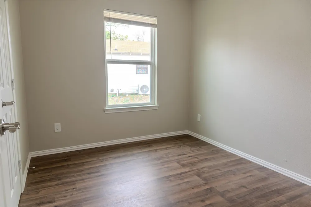729 Planters Street Emory, TX 75440