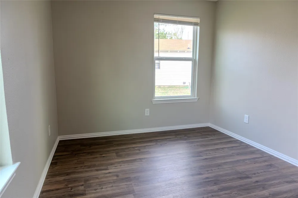 729 Planters Street Emory, TX 75440