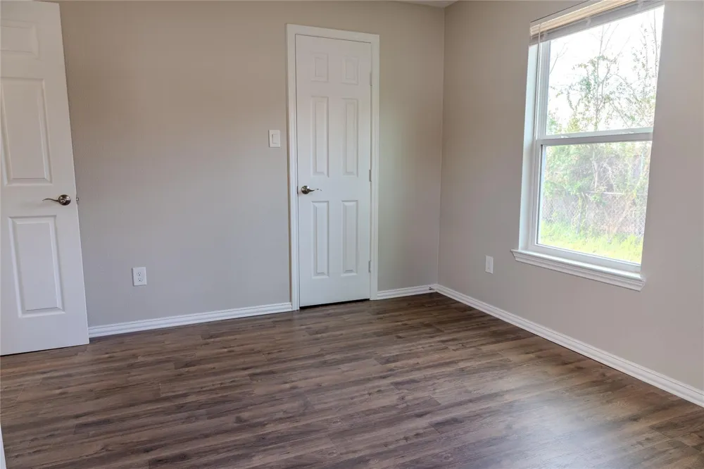 729 Planters Street Emory, TX 75440