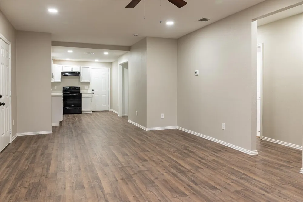 729 Planters Street Emory, TX 75440