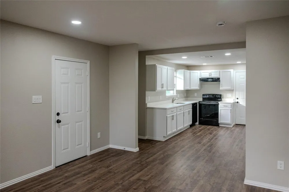 729 Planters Street Emory, TX 75440