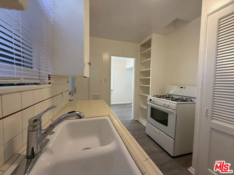 1846 Pandora Avenue Los Angeles, CA 90025