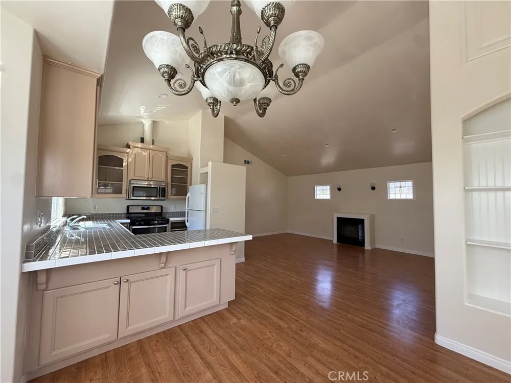 351 S 2nd Upland, CA 91786