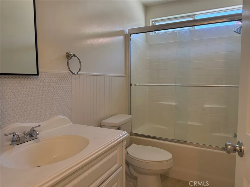 351 S 2nd Upland, CA 91786