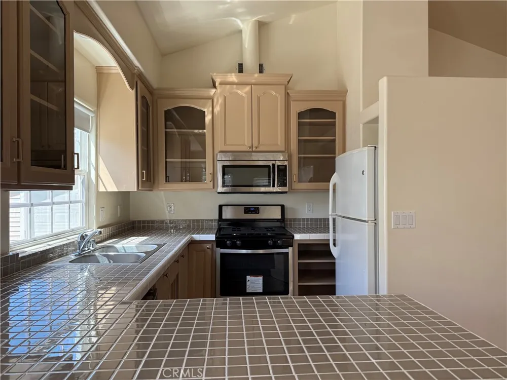 351 S 2nd Upland, CA 91786