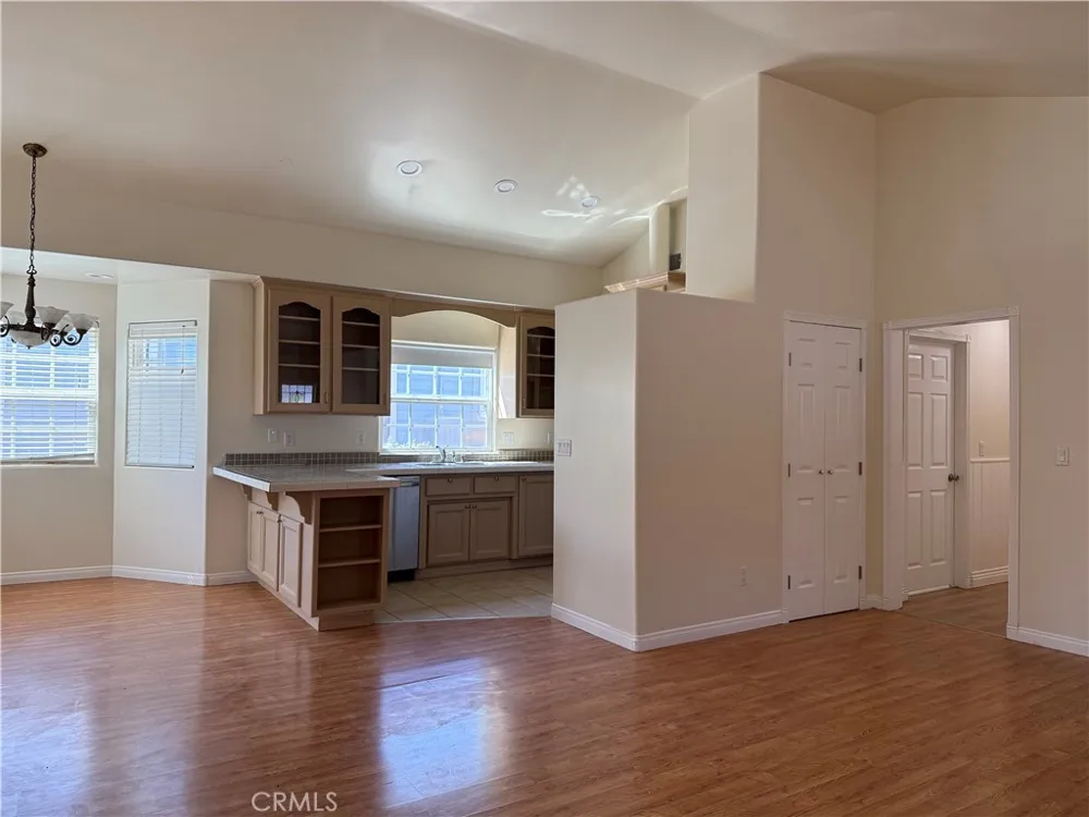 351 S 2nd Upland, CA 91786