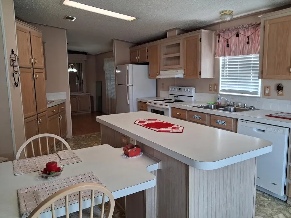 1555 SW 35 CIRCLE Okeechobee, FL 34974