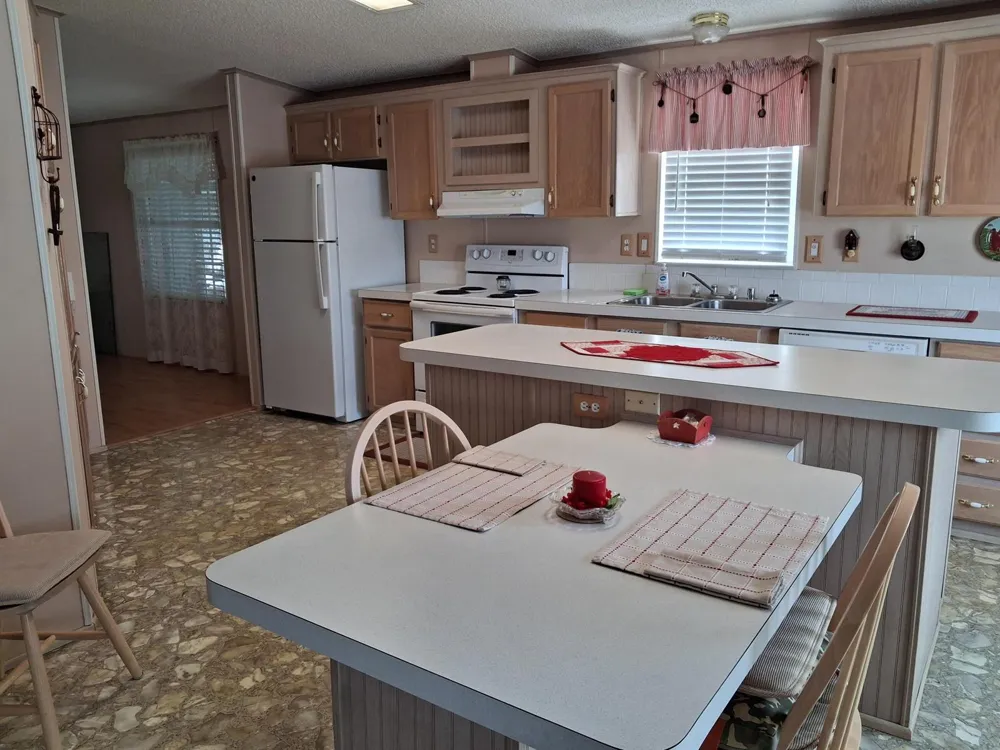 1555 SW 35 CIRCLE Okeechobee, FL 34974