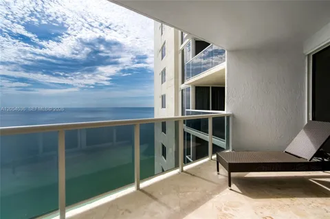 19111 Collins Ave #3406