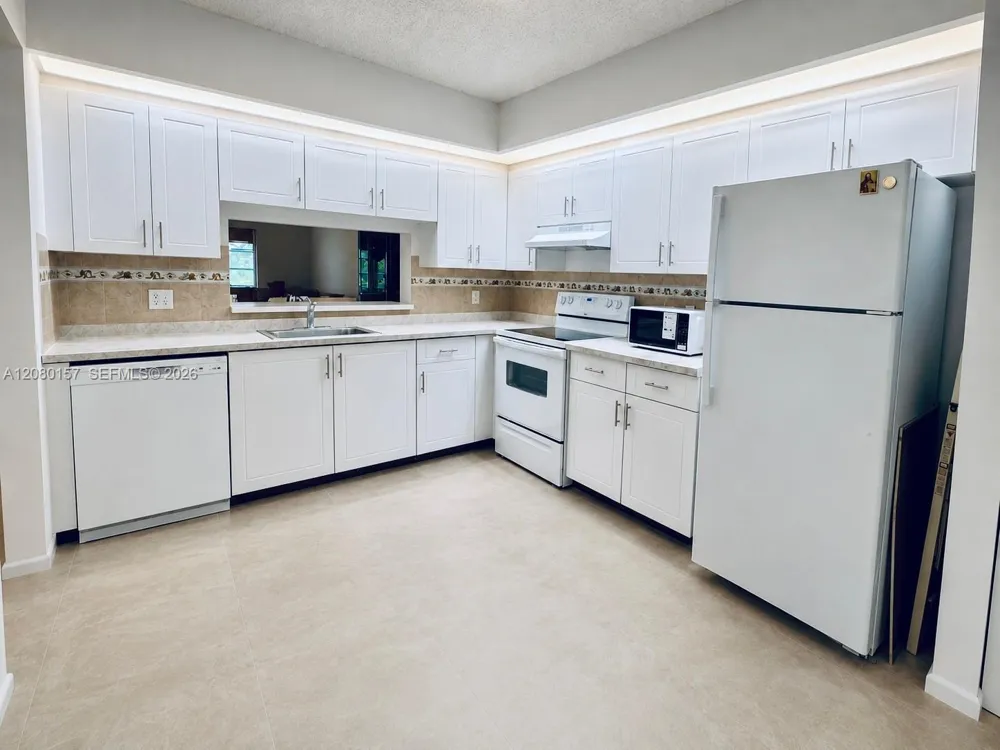 12850 SW 4th Ct #307 Pembroke Pines, FL 33027