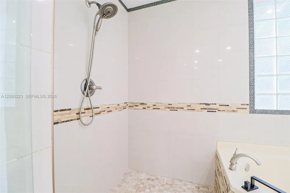 10262 SW 9th Ln Pembroke Pines, FL 33025