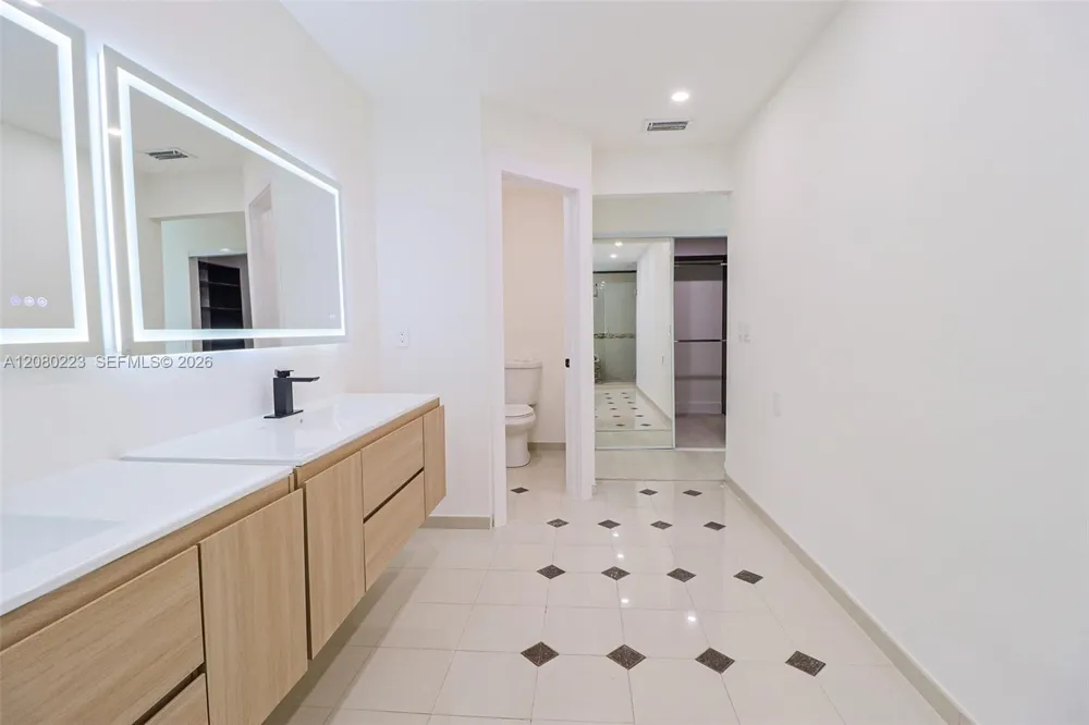 10262 SW 9th Ln Pembroke Pines, FL 33025