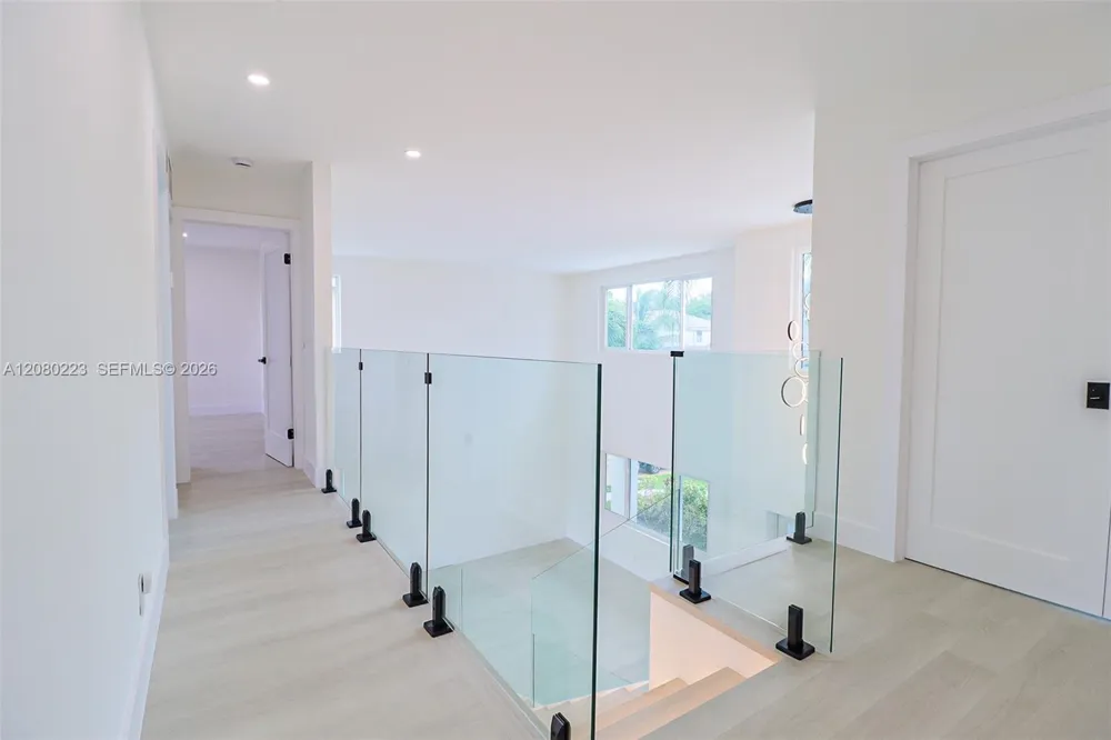 10262 SW 9th Ln Pembroke Pines, FL 33025