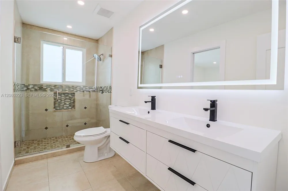 10262 SW 9th Ln Pembroke Pines, FL 33025