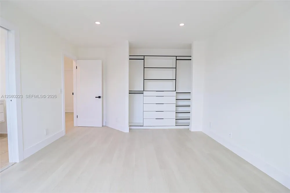 10262 SW 9th Ln Pembroke Pines, FL 33025