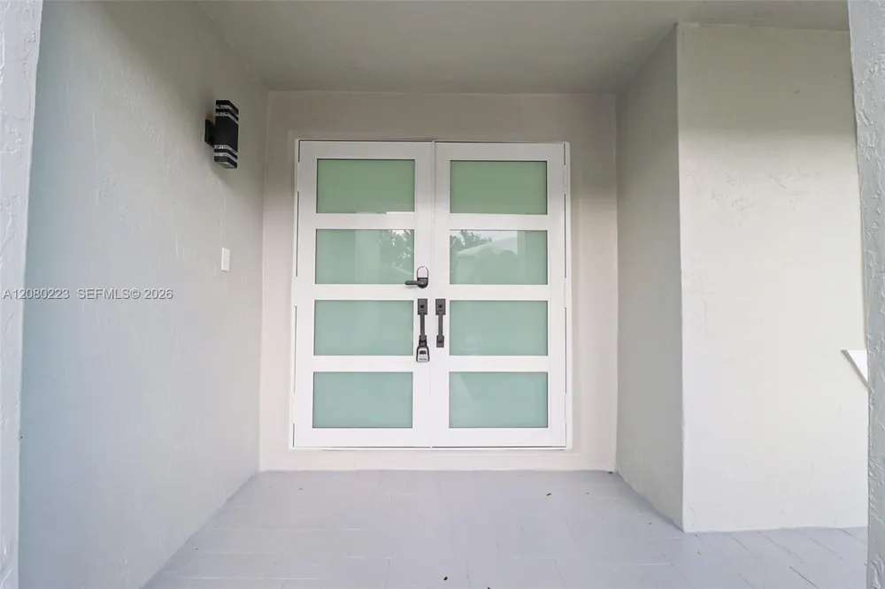 10262 SW 9th Ln Pembroke Pines, FL 33025