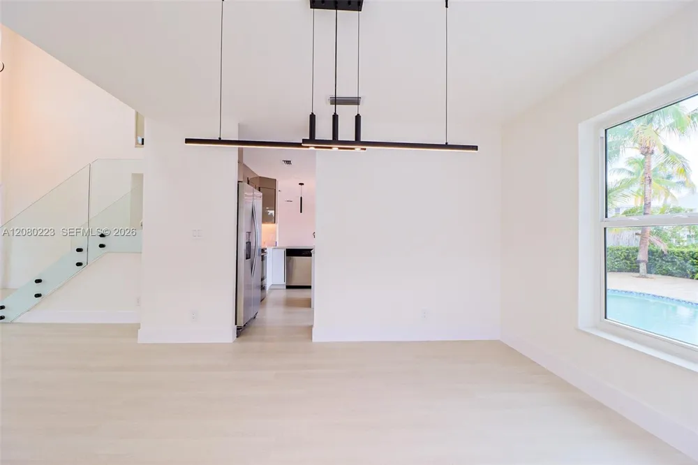 10262 SW 9th Ln Pembroke Pines, FL 33025