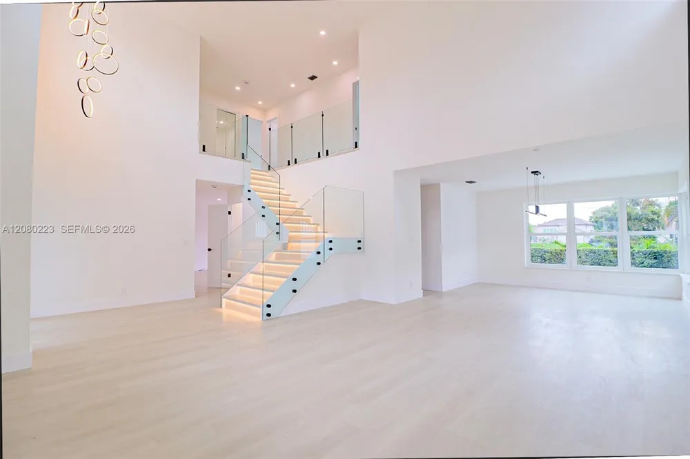 10262 SW 9th Ln Pembroke Pines, FL 33025