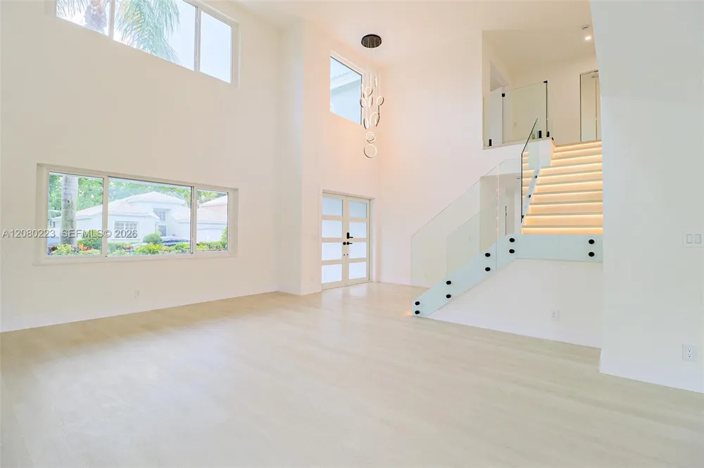 10262 SW 9th Ln Pembroke Pines, FL 33025