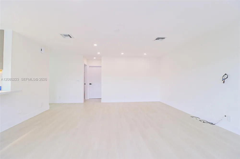 10262 SW 9th Ln Pembroke Pines, FL 33025