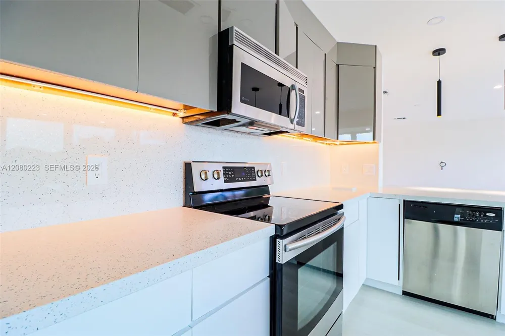 10262 SW 9th Ln Pembroke Pines, FL 33025