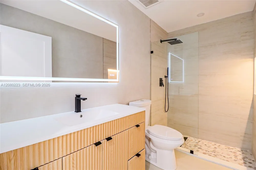 10262 SW 9th Ln Pembroke Pines, FL 33025
