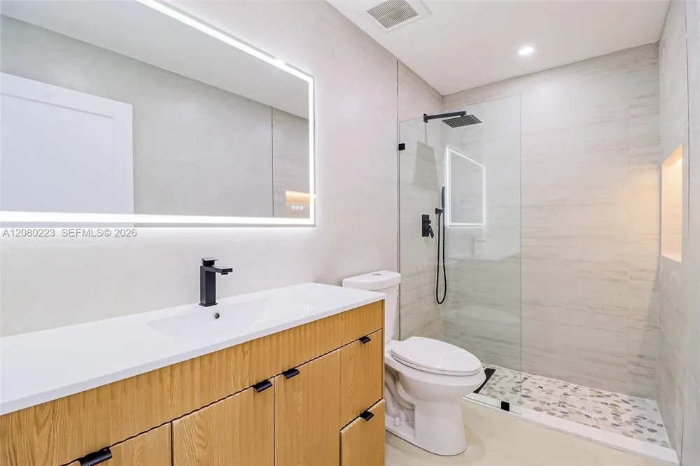 10262 SW 9th Ln Pembroke Pines, FL 33025