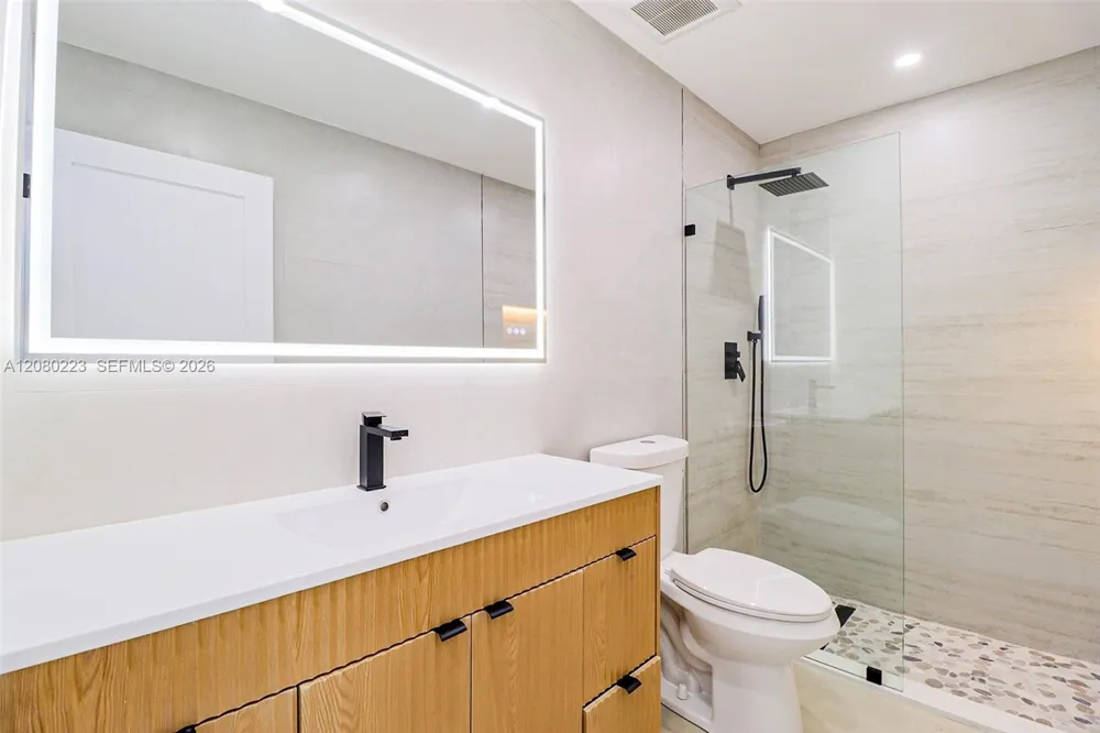 10262 SW 9th Ln Pembroke Pines, FL 33025