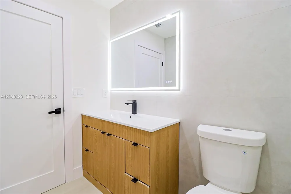 10262 SW 9th Ln Pembroke Pines, FL 33025