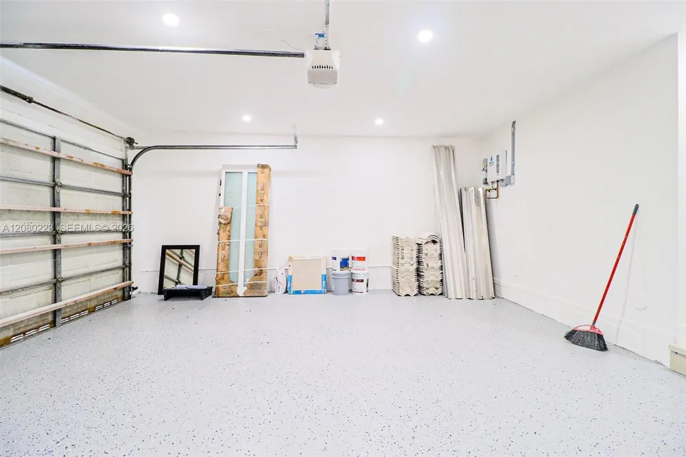 10262 SW 9th Ln Pembroke Pines, FL 33025