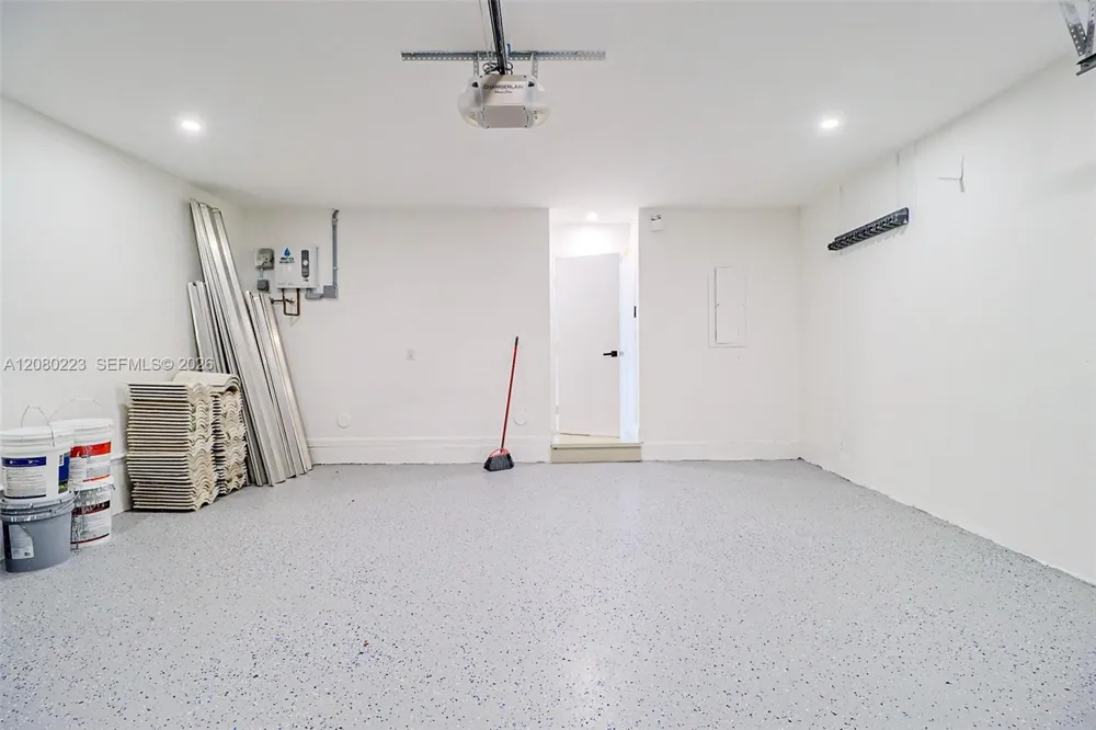 10262 SW 9th Ln Pembroke Pines, FL 33025