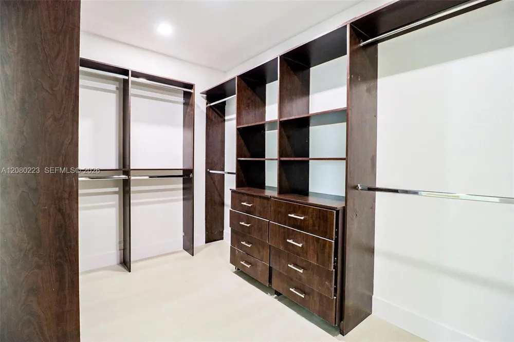 10262 SW 9th Ln Pembroke Pines, FL 33025