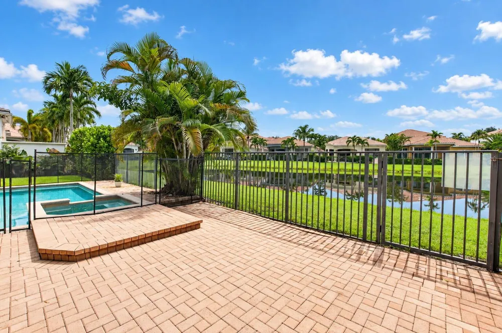 17944 Villa Club Way Boca Raton, FL 33496