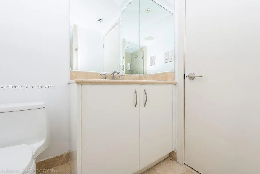 1331 Brickell Bay Dr #3505 Miami, FL 33131