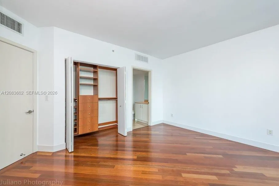 1331 Brickell Bay Dr #3505 Miami, FL 33131