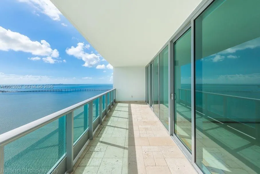 1331 Brickell Bay Dr #3505 Miami, FL 33131
