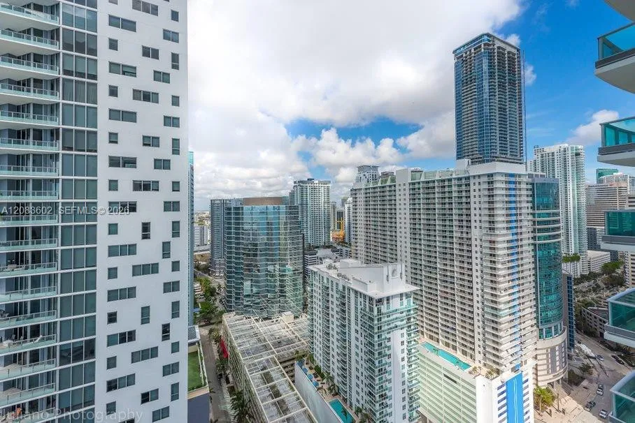 1331 Brickell Bay Dr #3505 Miami, FL 33131