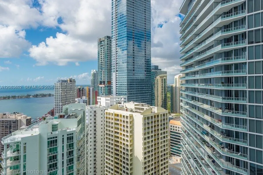 1331 Brickell Bay Dr #3505 Miami, FL 33131