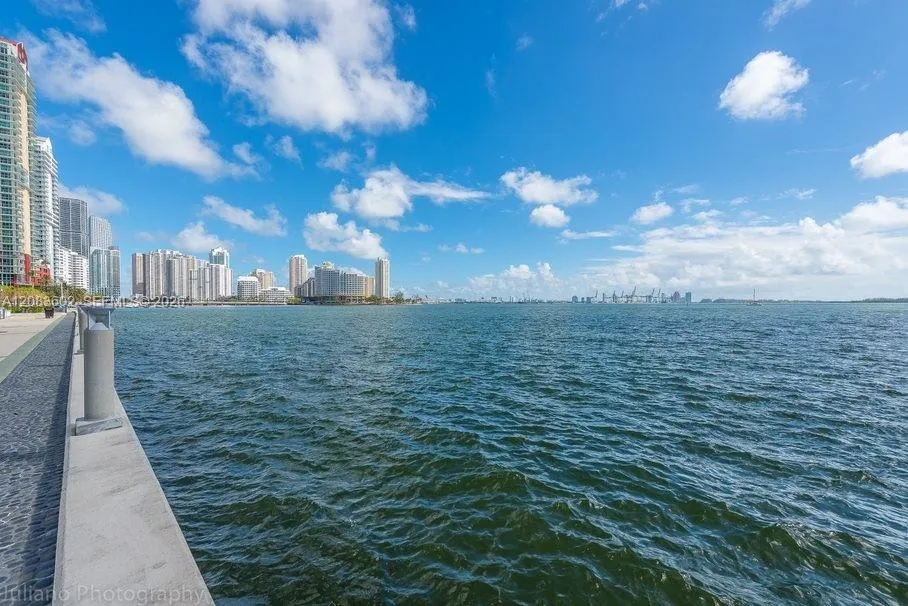 1331 Brickell Bay Dr #3505 Miami, FL 33131