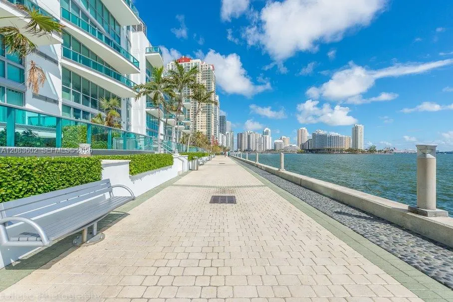 1331 Brickell Bay Dr #3505 Miami, FL 33131
