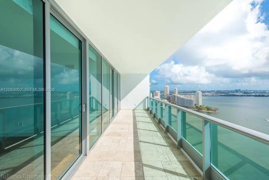 1331 Brickell Bay Dr #3505 Miami, FL 33131