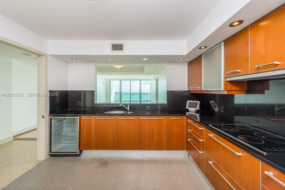 1331 Brickell Bay Dr #3505 Miami, FL 33131