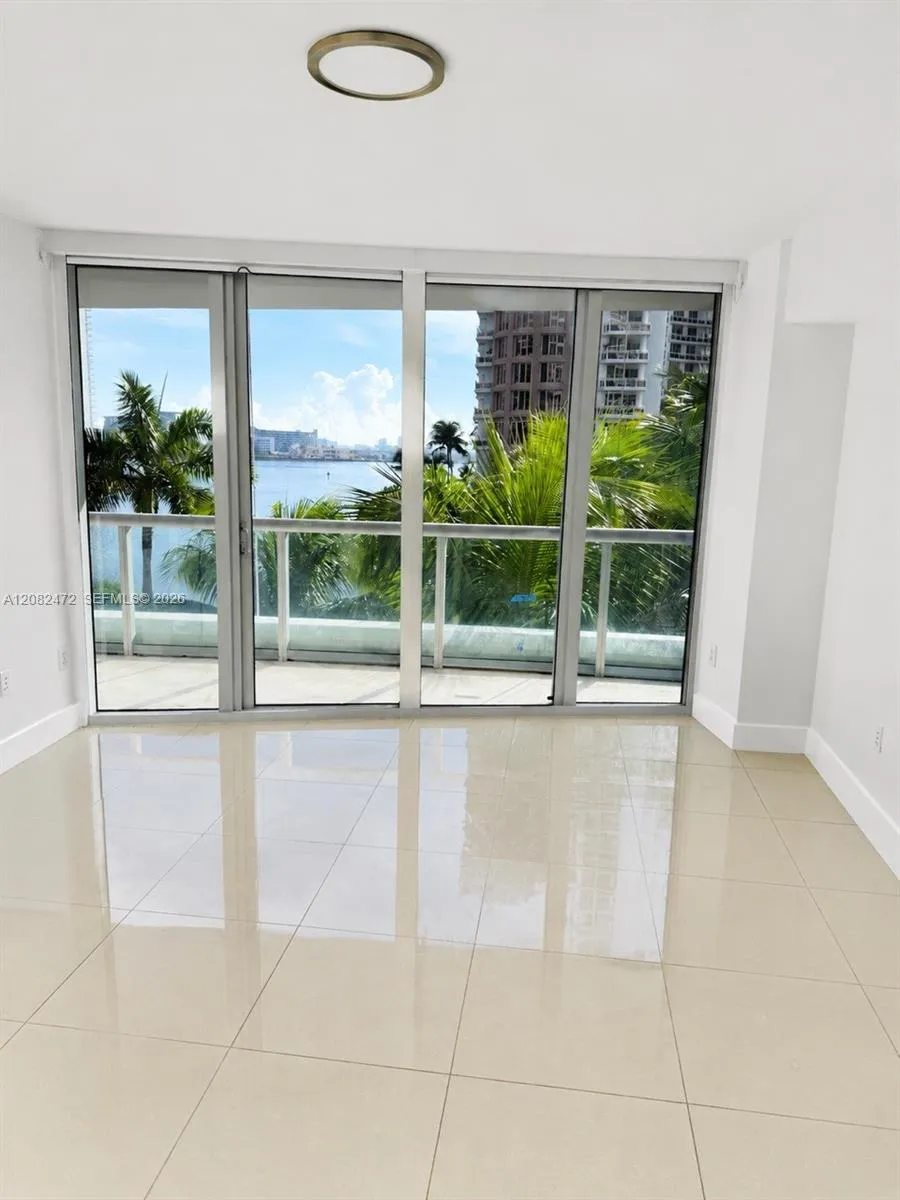 465 Brickell Ave #417 Miami, FL 33131
