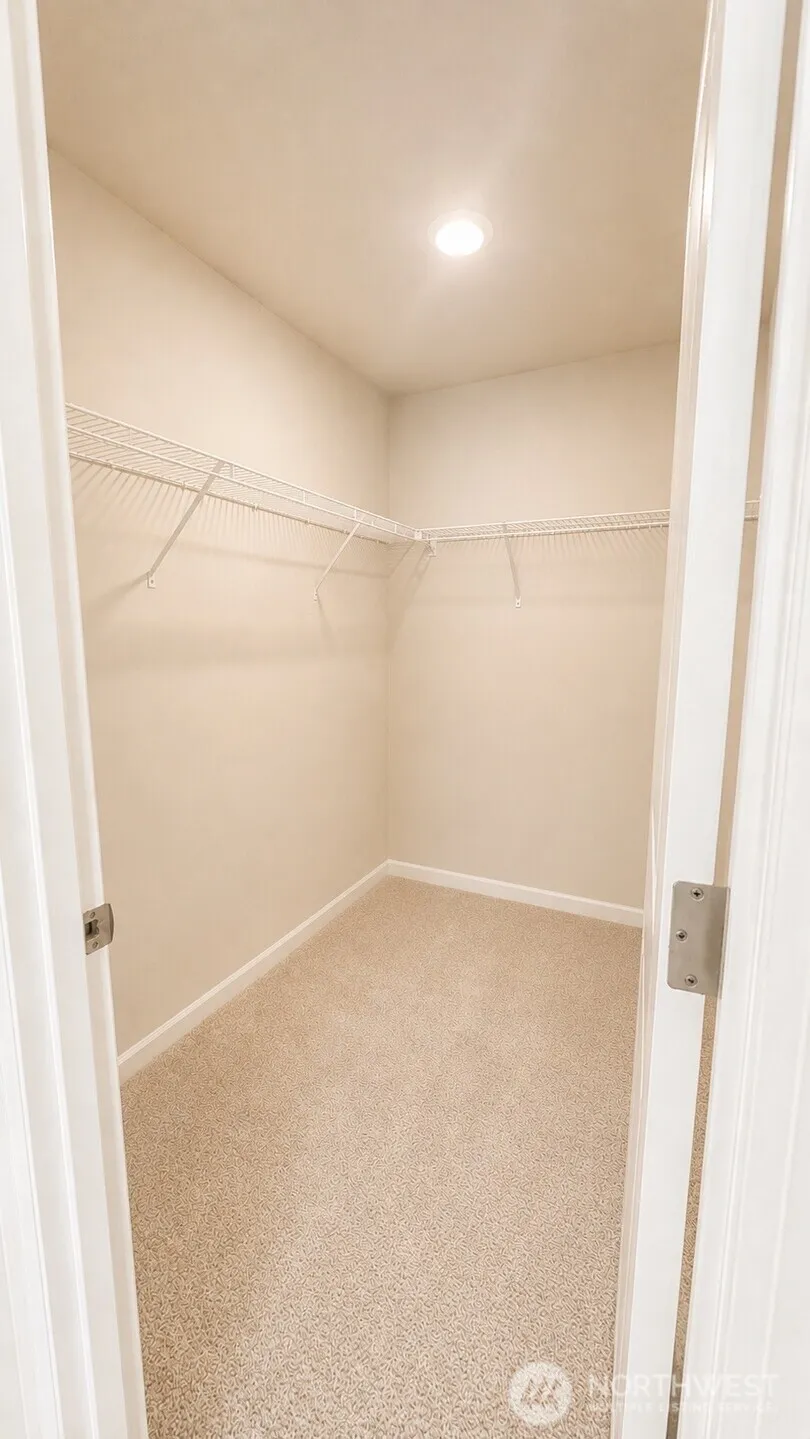 6633 S 298th Place Auburn, WA 98001