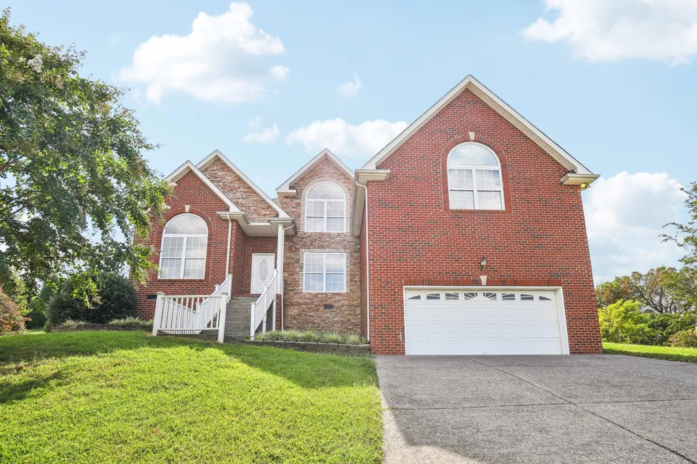 502 Largo Vista Dr Lebanon, TN 37087