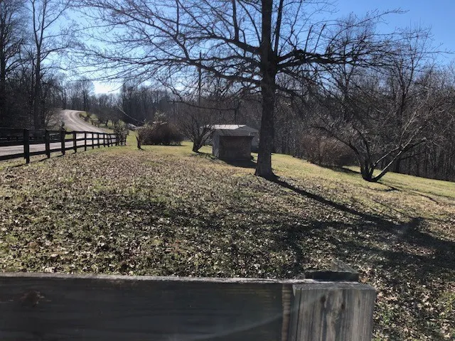 3882 Perkins Rd Thompsons Station, TN 37179