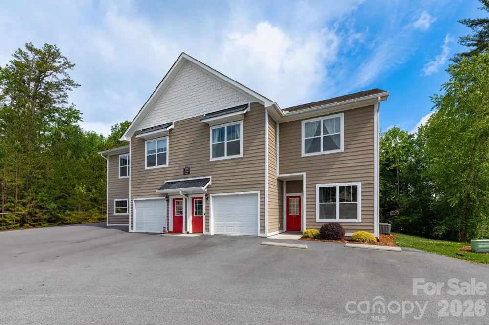 138 Foxden Drive #102 Fletcher, NC 28732
